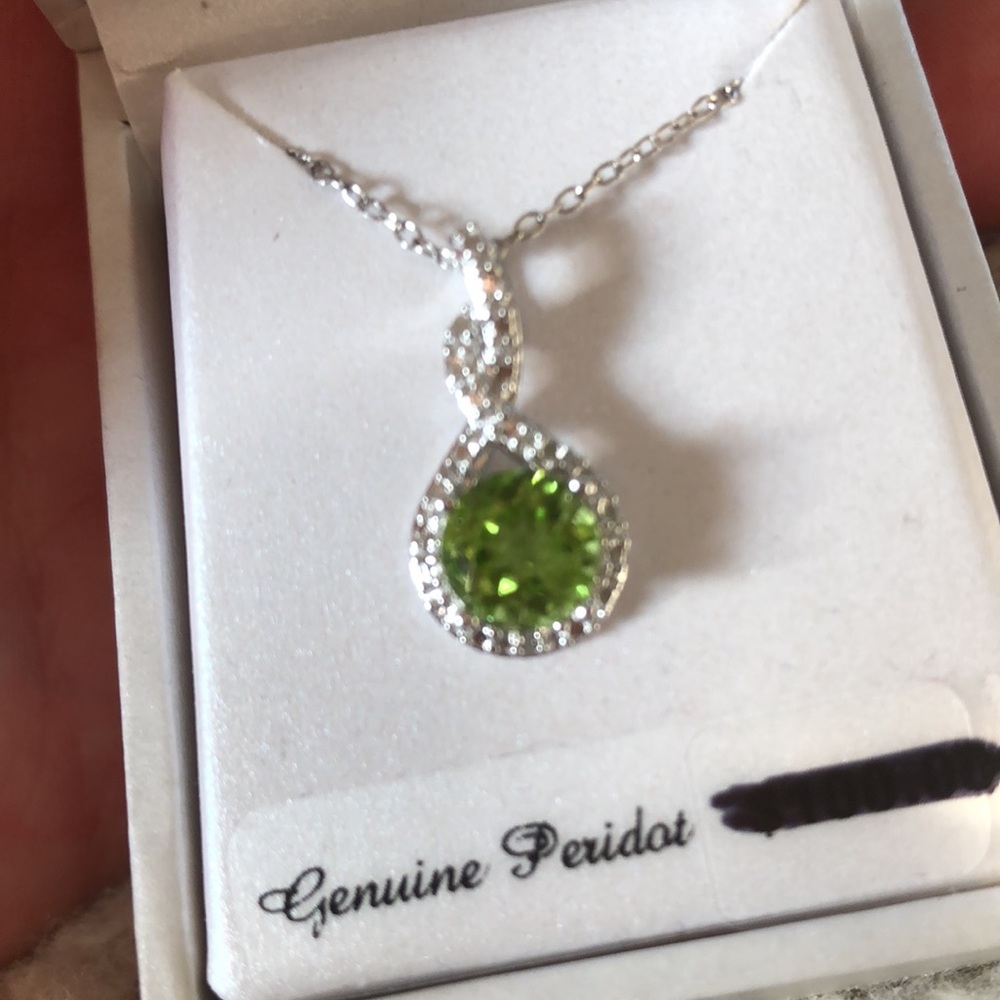 Sterling Silver Genuine Peridot necklace NIB